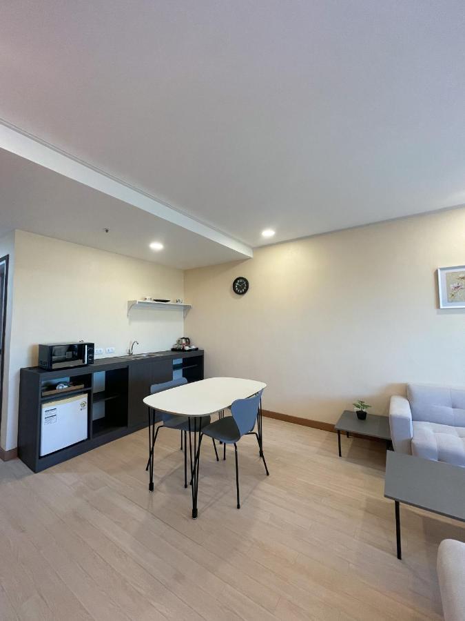 On Hotel Friendship Angeles Luaran gambar